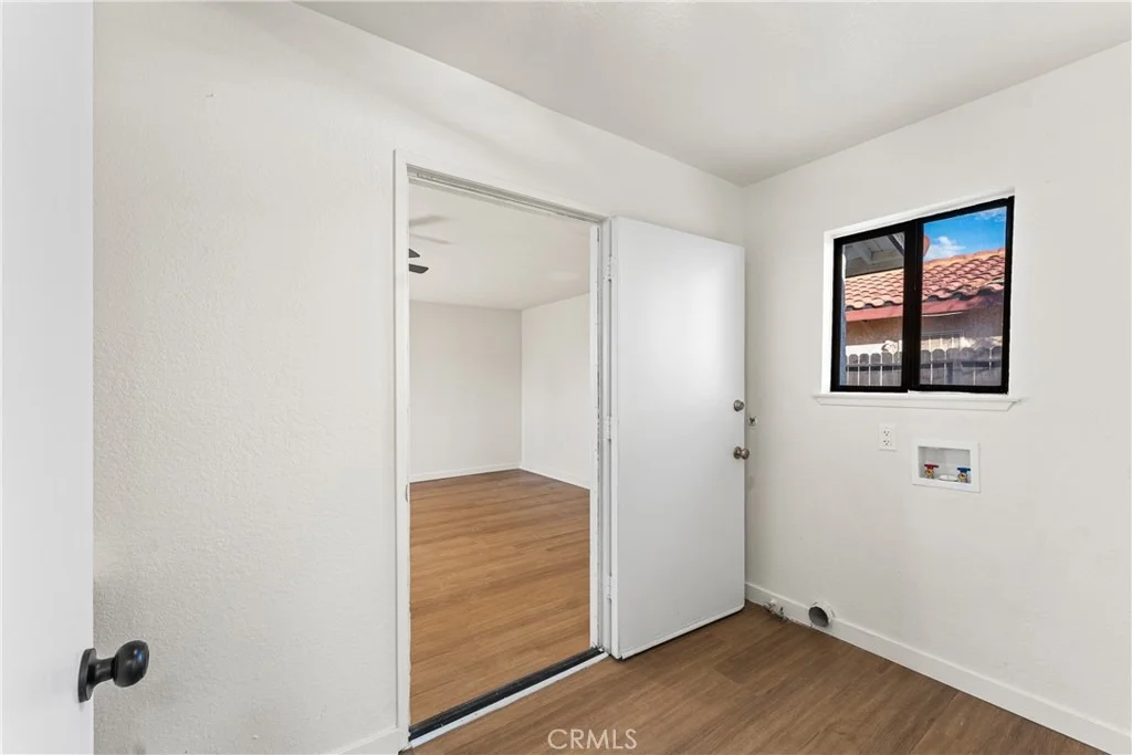 Photo of 1002 E Avenue J6 Avenue
