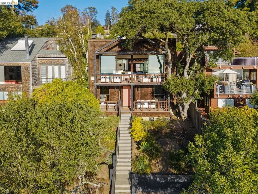 Photo of 935 Hilldale Ave