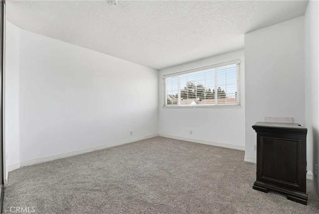 Photo of 282 N Willow Springs