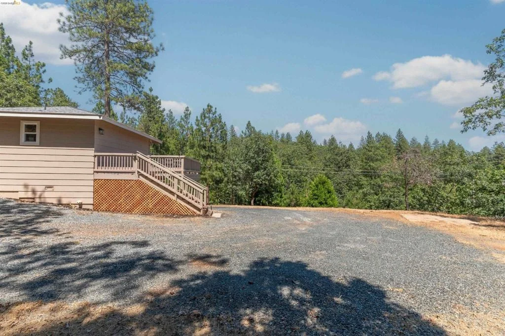Photo of 23984 Oxbow Ln South