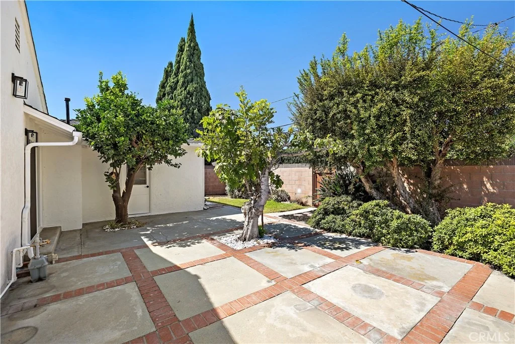 Photo of 3533 Gundry Avenue