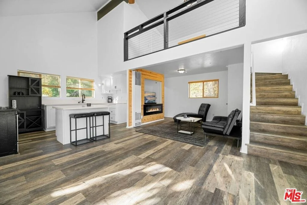 Photo of 993 Cameron Drive