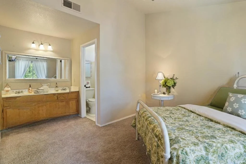 Photo of 8052 Omega Way