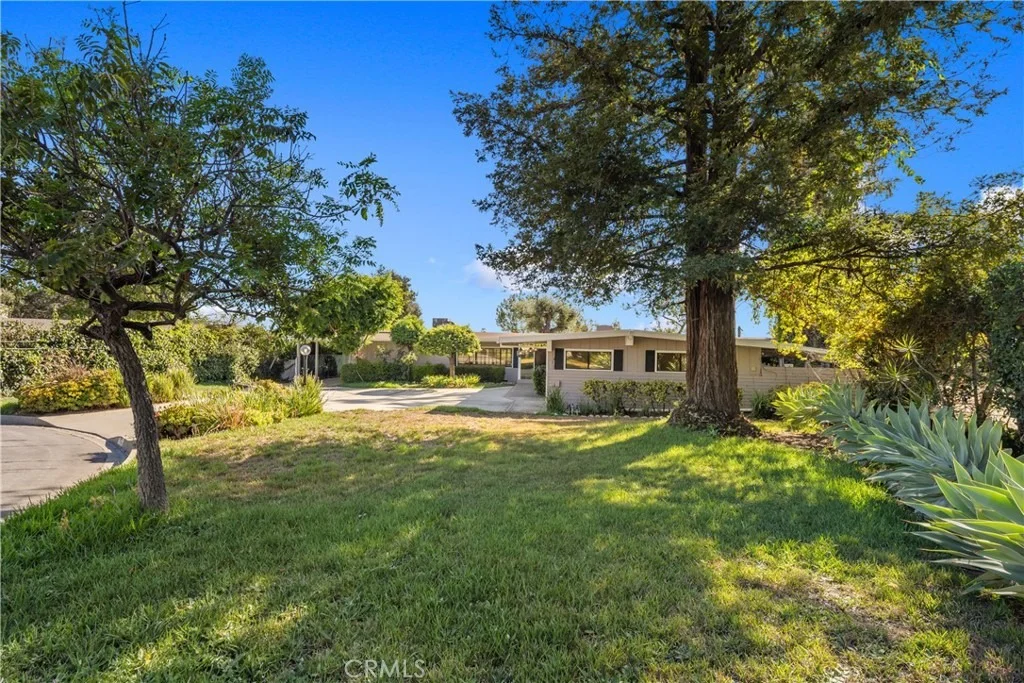 Photo of 595 Rim Road
