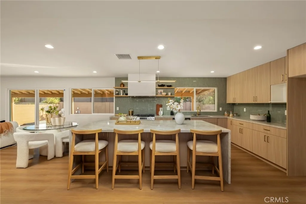 Photo of 5232 La Luna