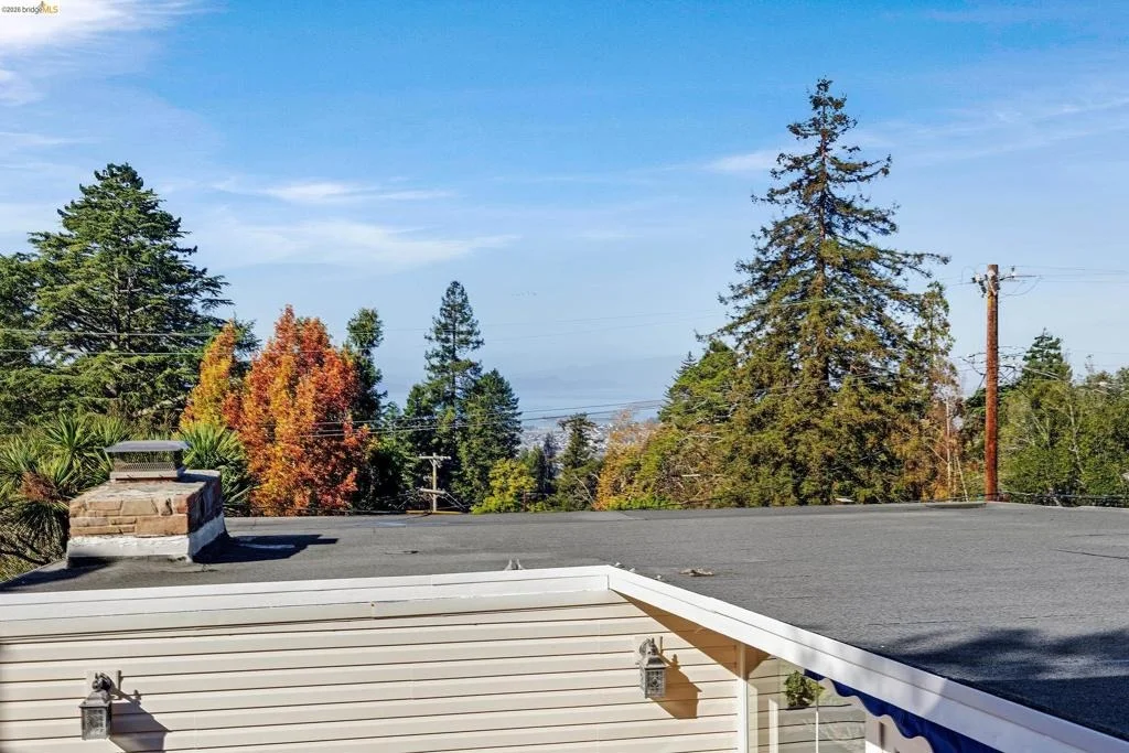 Photo of 2864 Shasta Rd