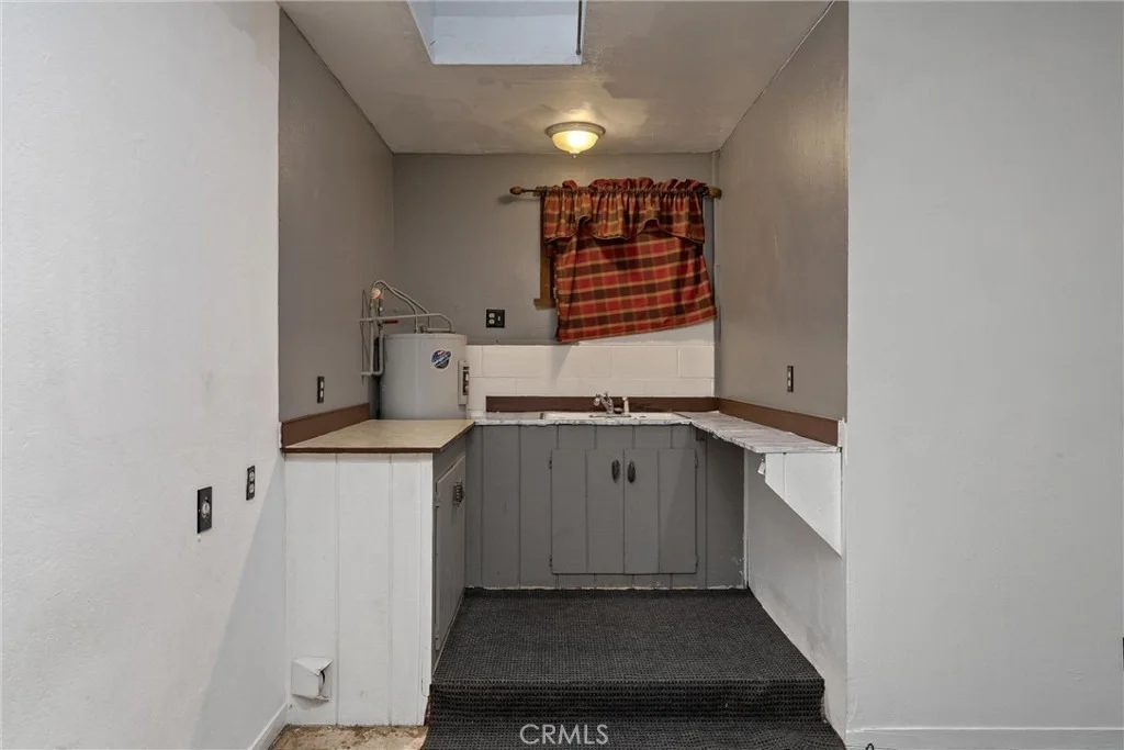 Photo of 14474 Carnegie