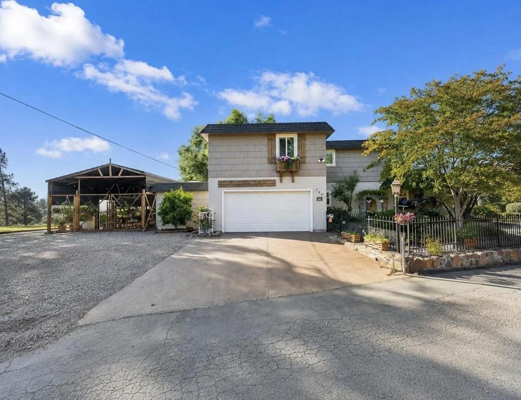 Photo of 720 Sky Mountain Lane