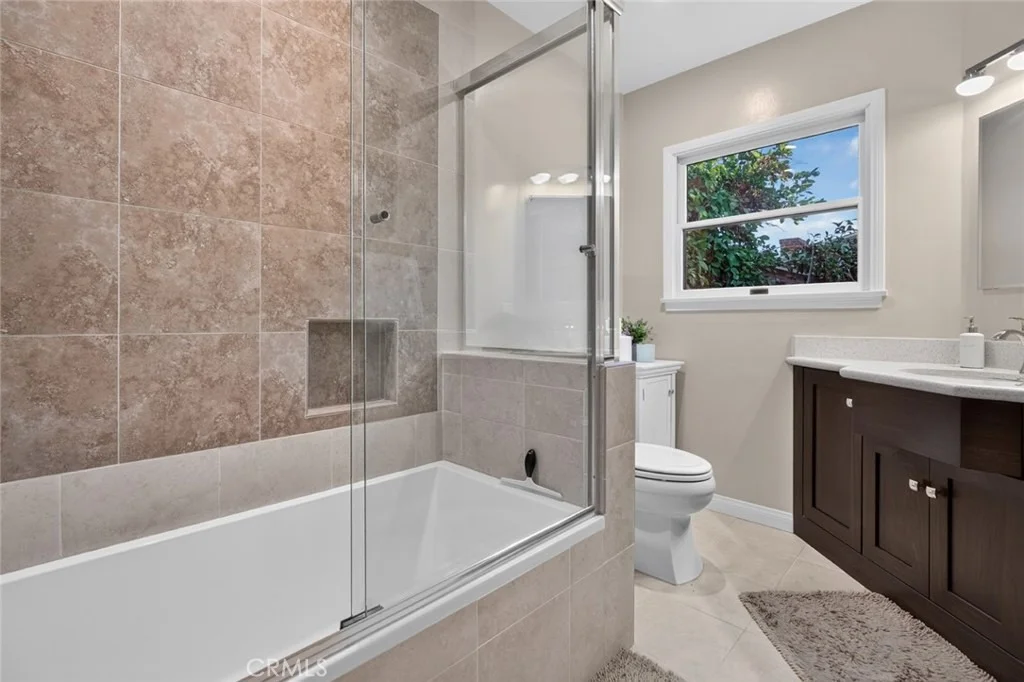 Photo of 1321 Graynold