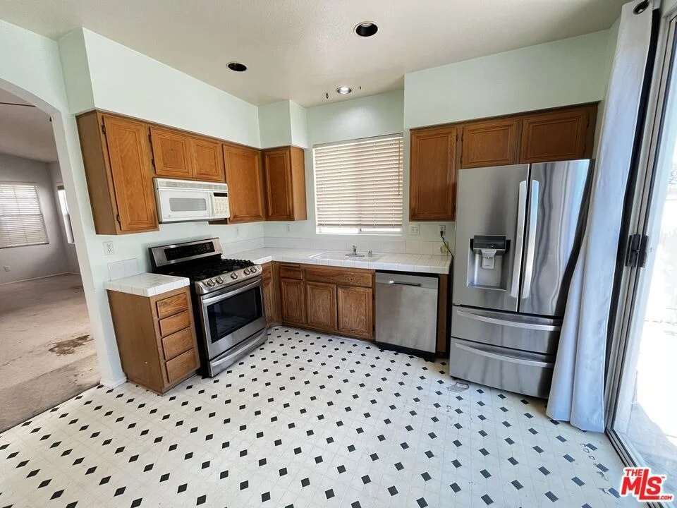 Photo of 27500 Parkside Drive