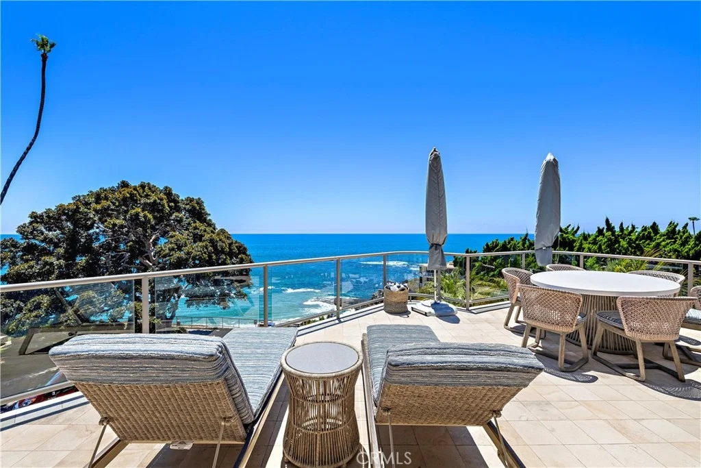 Photo of 594 Cliff Drive