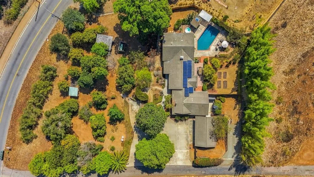 Photo of 919 Valley Dr