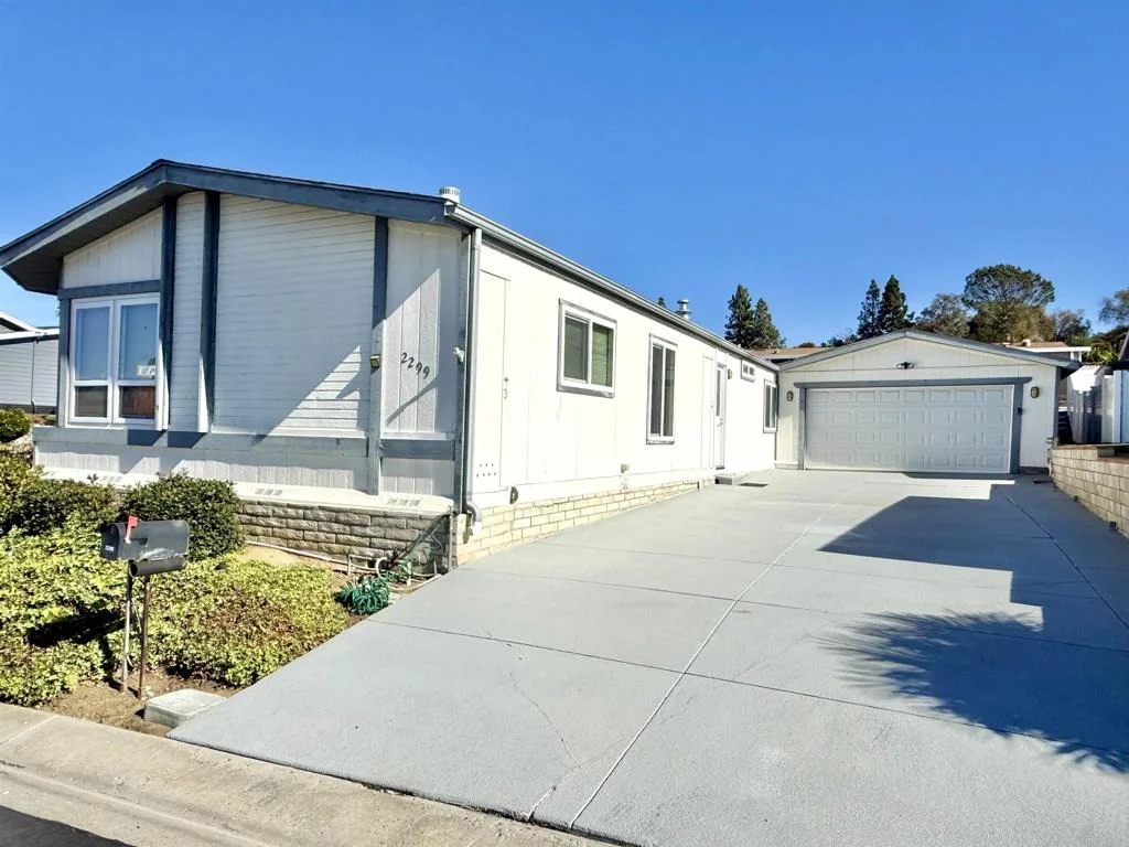 Photo of 2299 Lindsay Drive