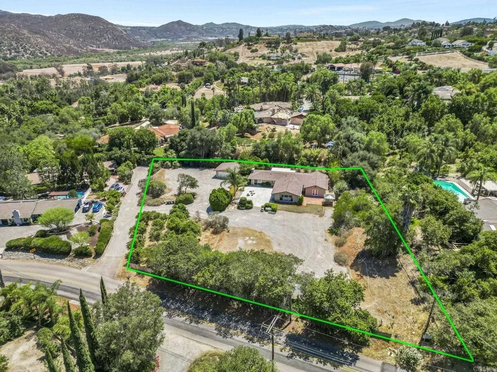 Photo of 3131 Summit Drive