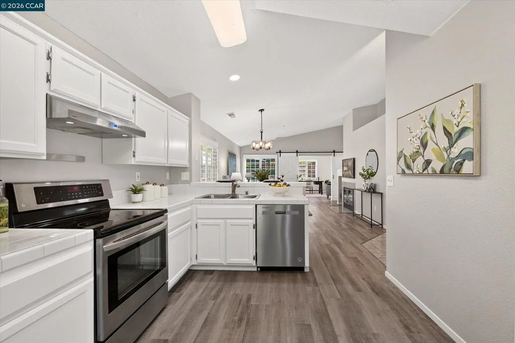 Photo of 577 Saddleback Cir
