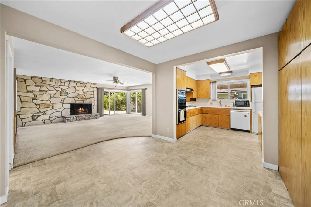 Photo of 5602 Persimmon
