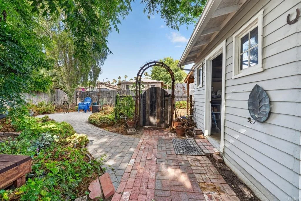 Photo of 4855 Pine Street