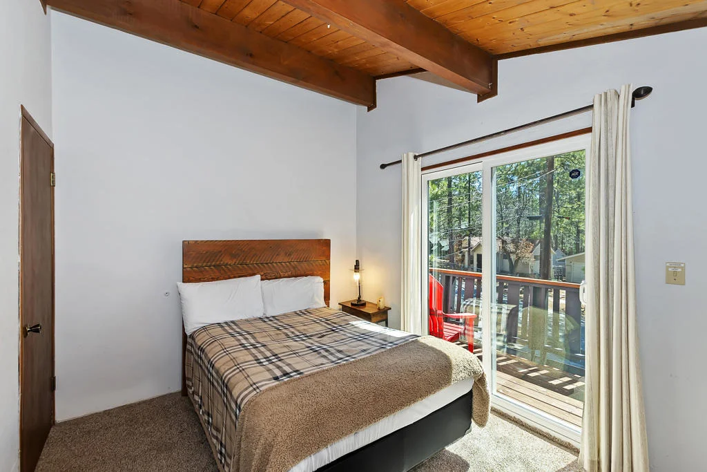Photo of 40138 Hillcrest Drive