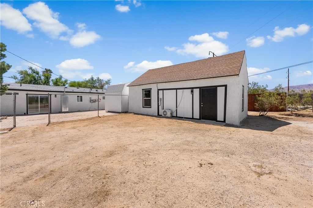 Photo of 15992 Lawrence Drive