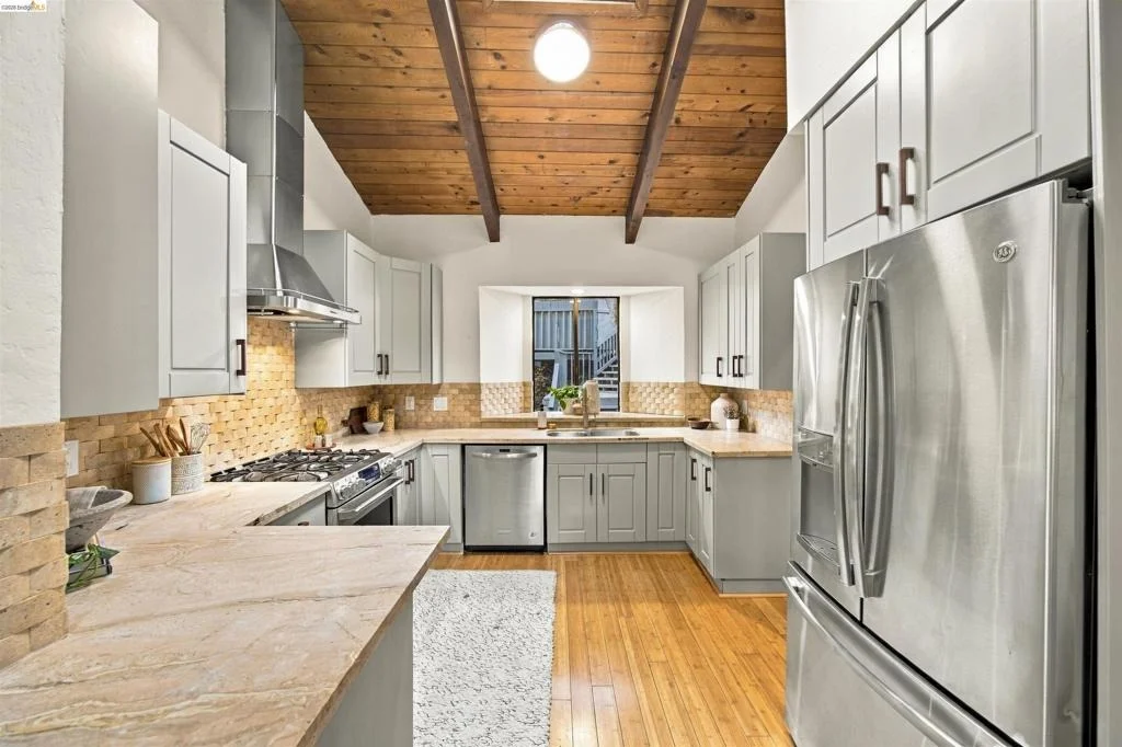 Photo of 7099 Pinehaven Road