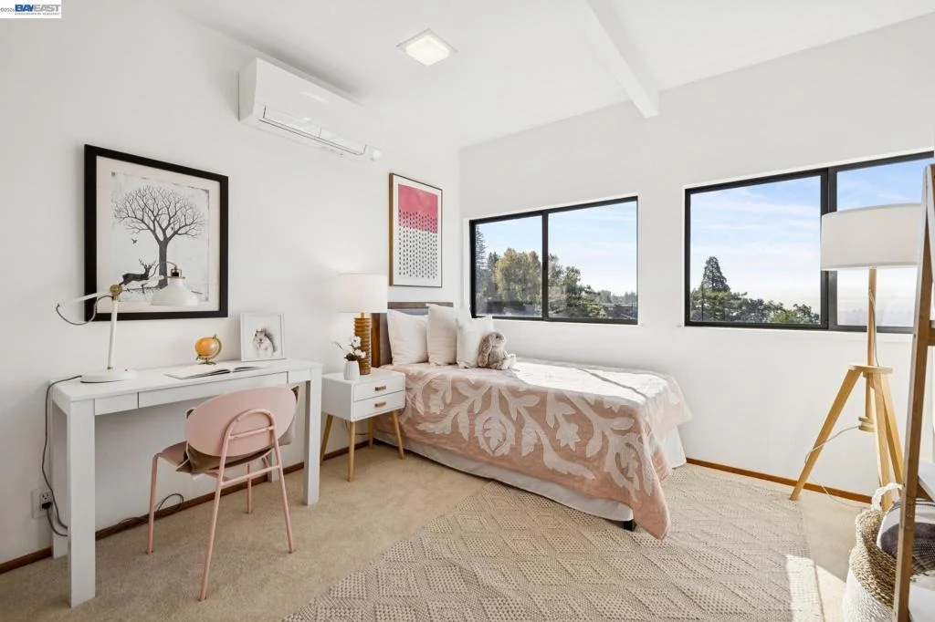 Photo of 1085 STERLING AVE