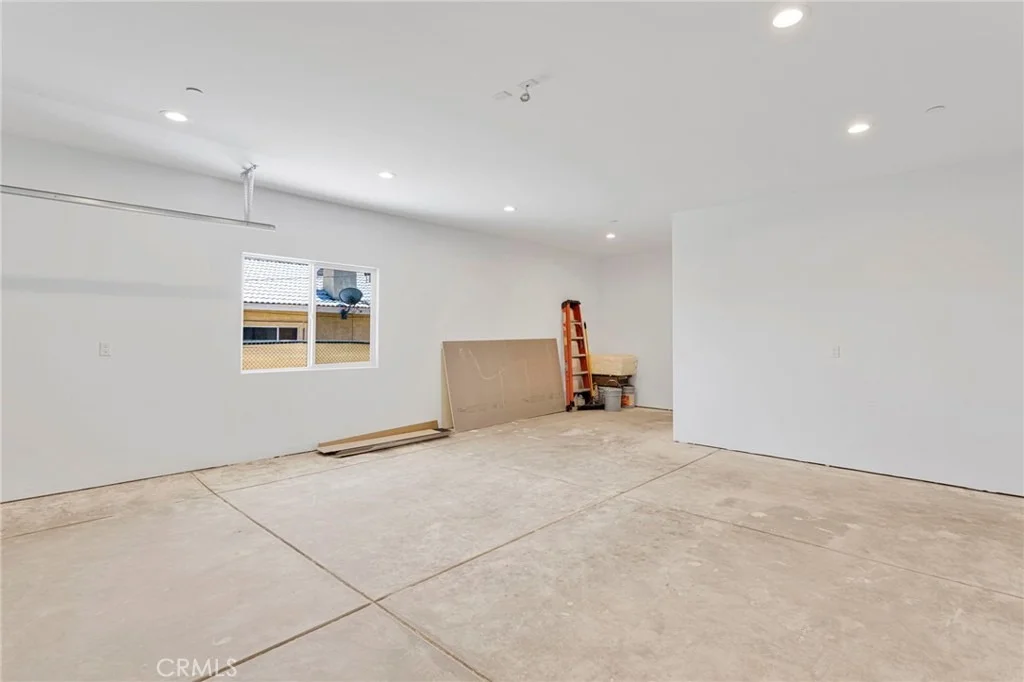 Photo of 16443 Pine Street