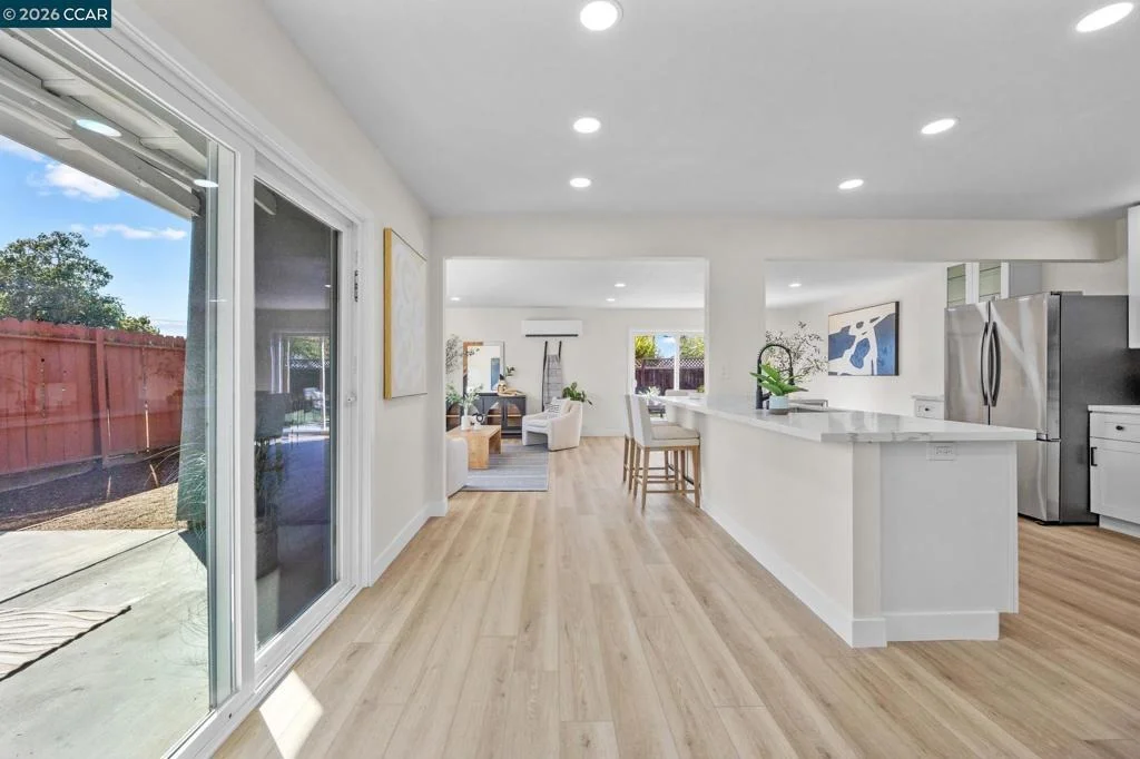 Photo of 2697 Mayfair