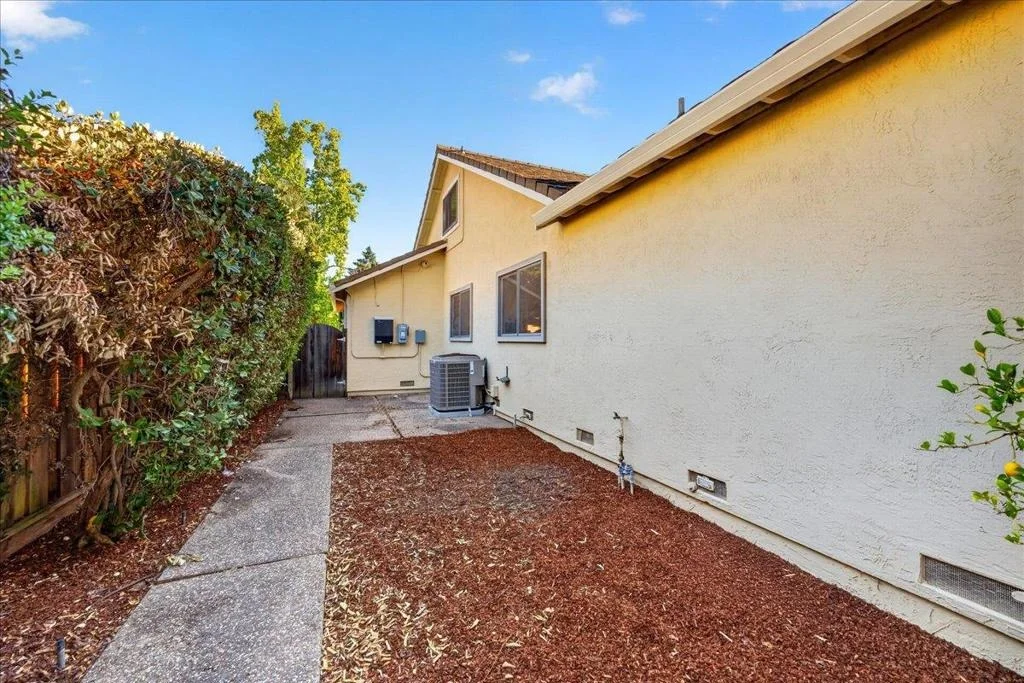 Photo of 292 Apricot Lane