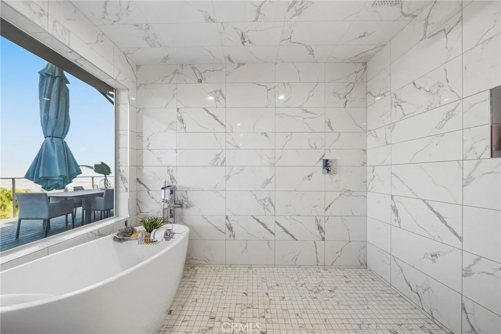 Photo of 2886 Crownview