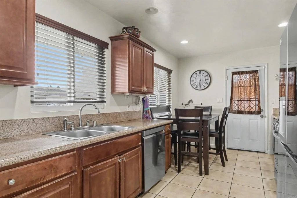 Photo of 742 Date Avenue