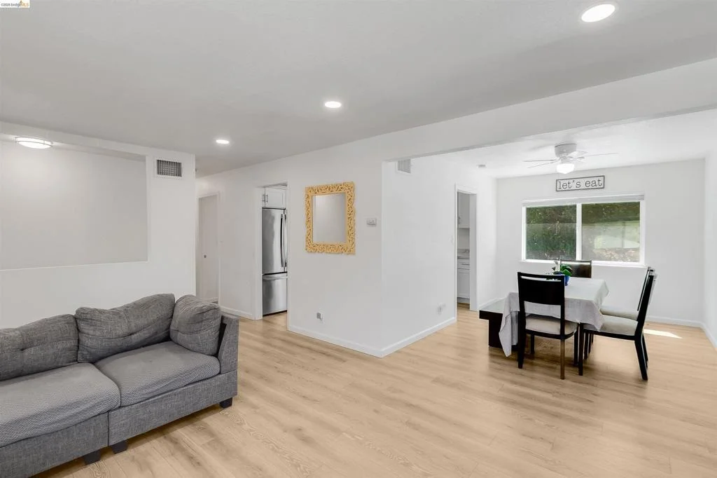 Photo of 335 Pepper Dr