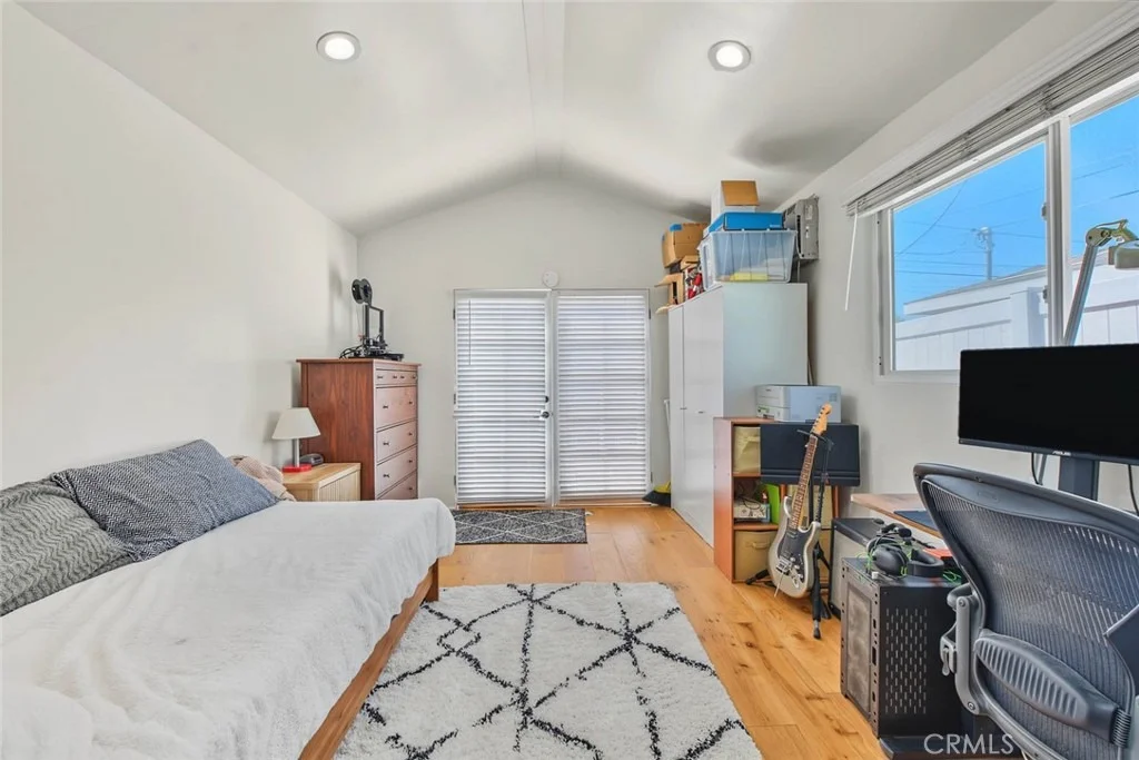 Photo of 321 N Cataract