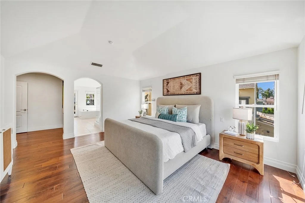Photo of 7 Bayleaf Ln