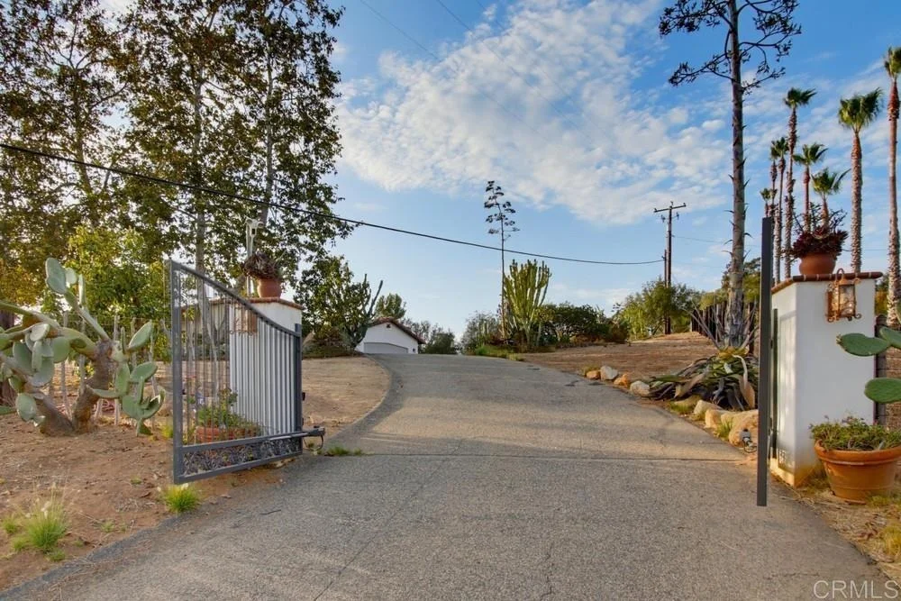 Photo of 6944 West Lilac