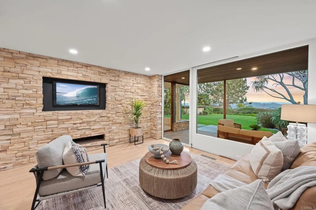 Photo of 280 Torrey Pines Terrace