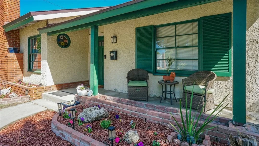 Photo of 330 S Griffith Park Drive