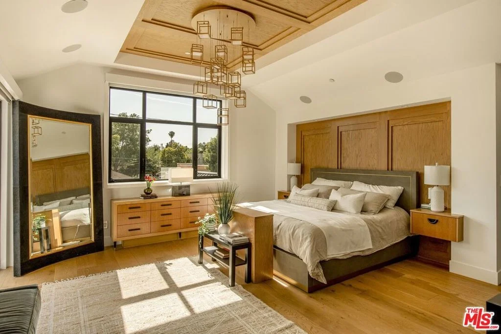 Photo of 231 S Orchard Drive