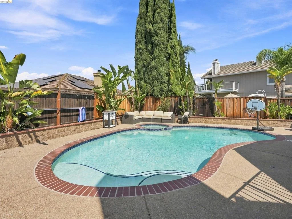 Photo of 1529 Thistle Court
