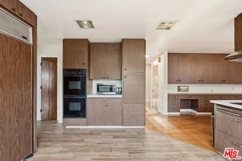 Photo of 900 Gainsborough Drive