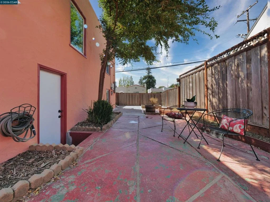 Photo of 1402 Gordon Street