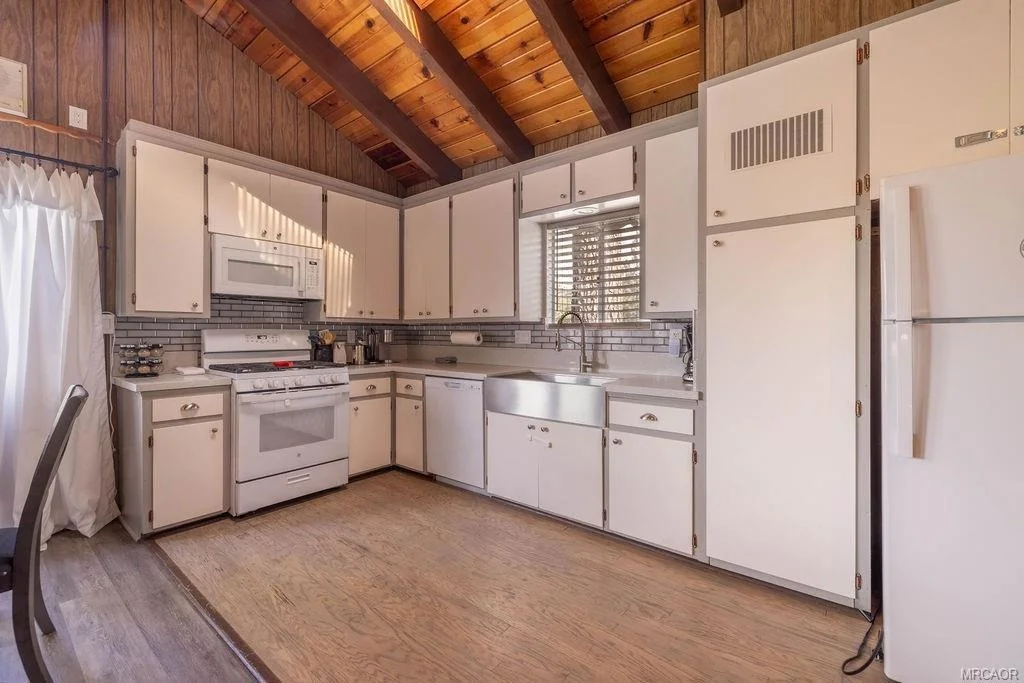 Photo of 40348 Cliff Lane