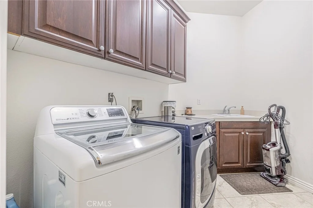 Photo of 33442 Desert Road