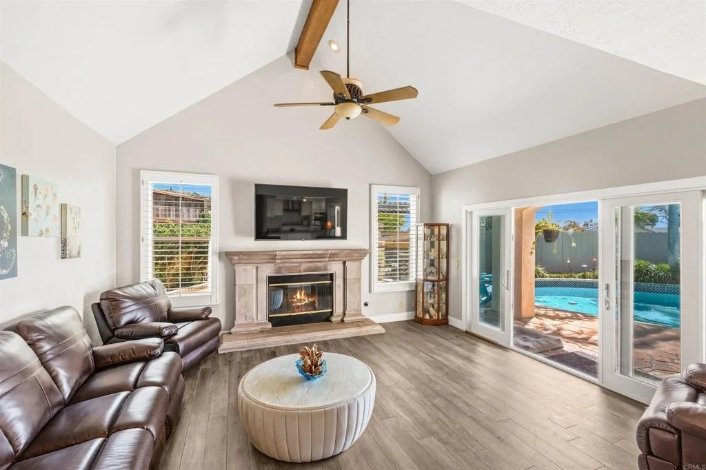 Photo of 3684 Maria Ln