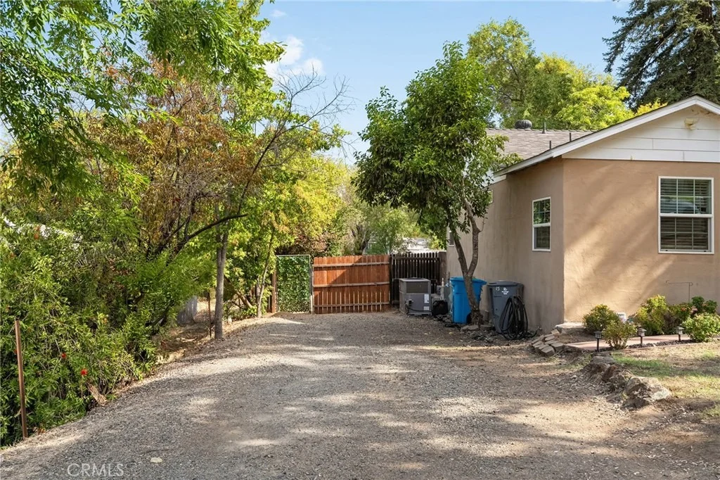 Photo of 15 Oak Park Way