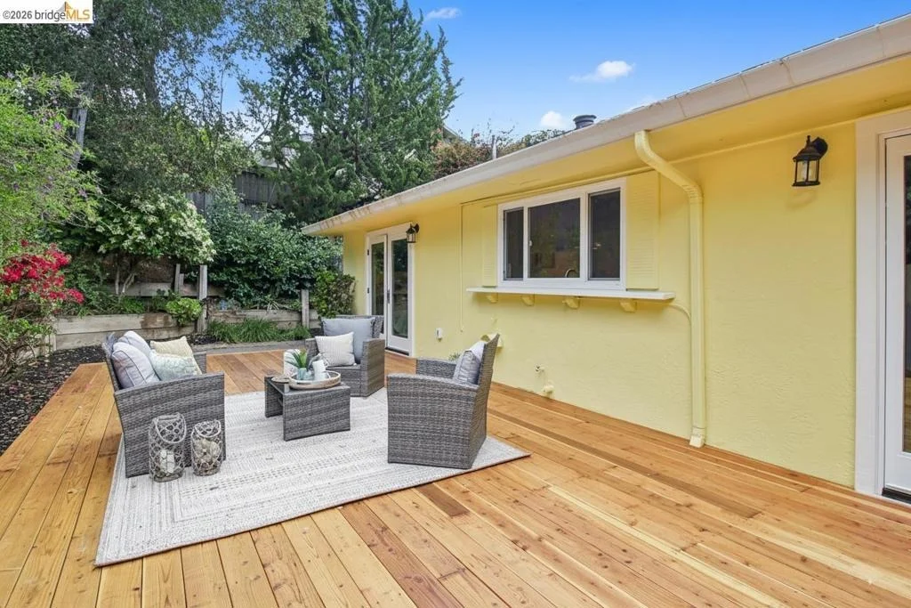 Photo of 1 Woodcrest Cir