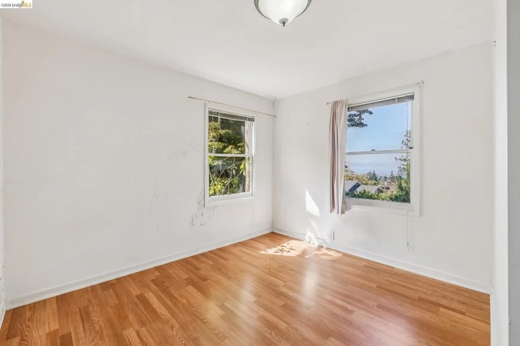 Photo of 1466 Scenic Ave