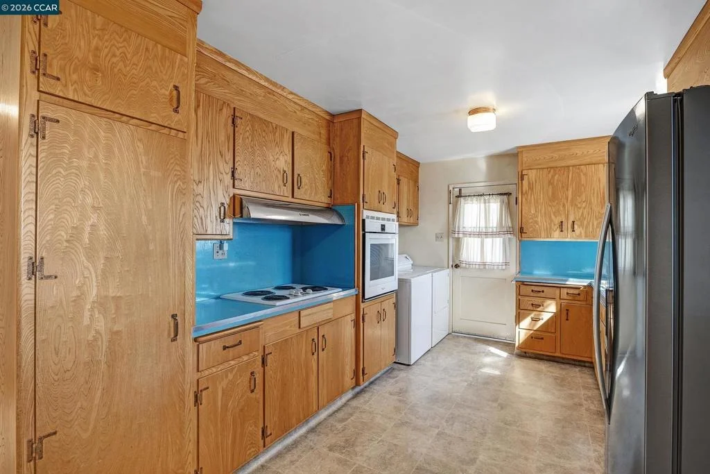 Photo of 557 Summit Dr