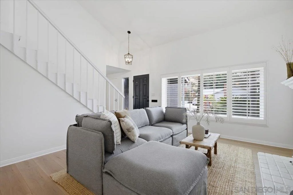 Photo of 6783 Robbins Way