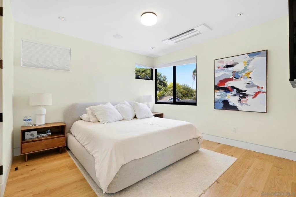 Photo of 7429 Draper Ave