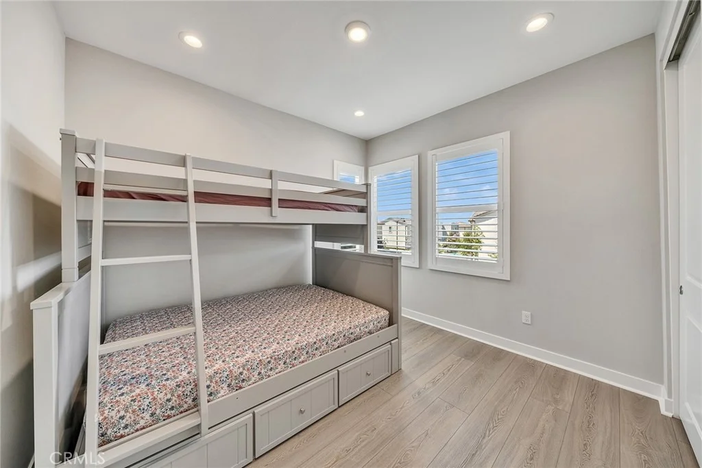 Photo of 220 Amber Oak